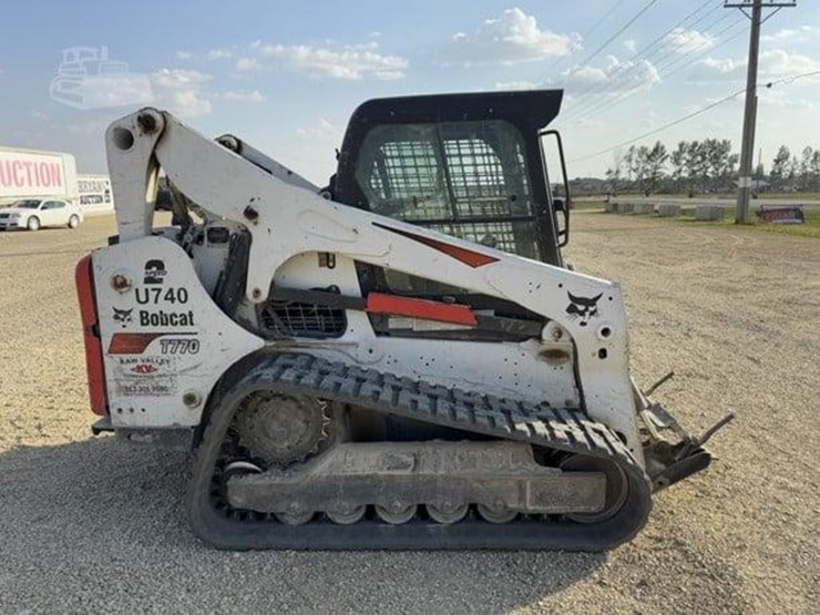 2022-bobcat-t770-image-6