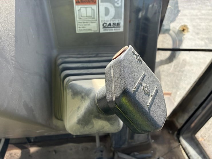 2009-case-570m-xt-image-25