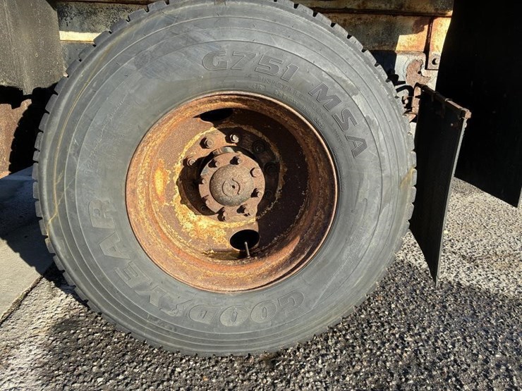 2003-international-7400-image-5