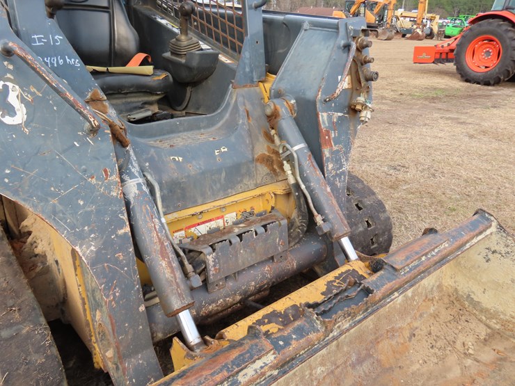 2018-deere-323e-image-4