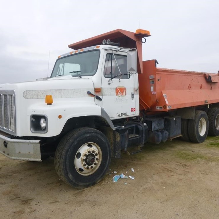 2002 INTERNATIONAL 2674