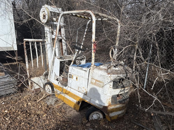 1970-caterpillar-t40b-image-3