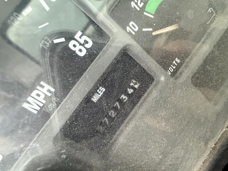 1998-international-4700-image-14