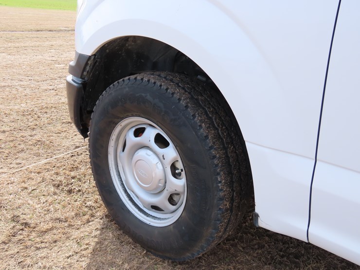 2019-ford-f150-xl-image-9