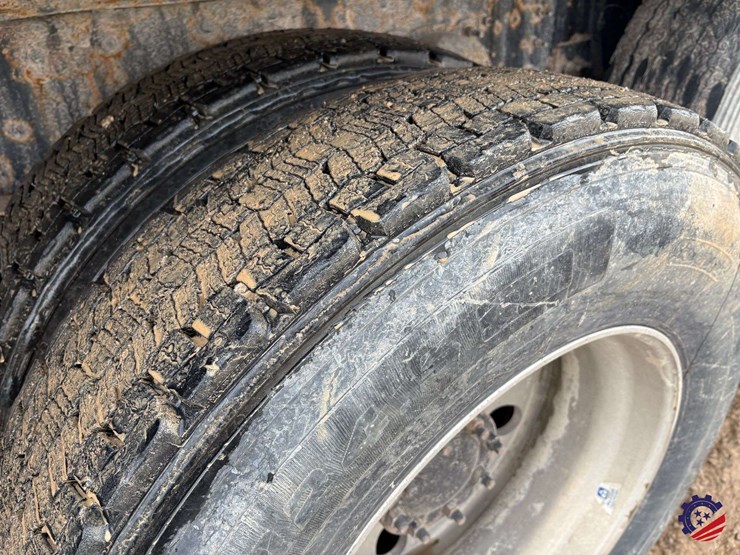 2021-western-star-4900ex-image-33