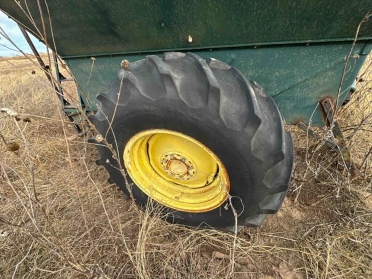 pull-type-grain-cart/feed-wagon-image-9