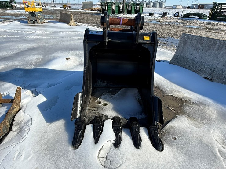 caterpillar-320-image-2