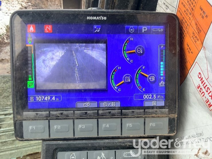 2016-komatsu-pc210-lc-11-image-11