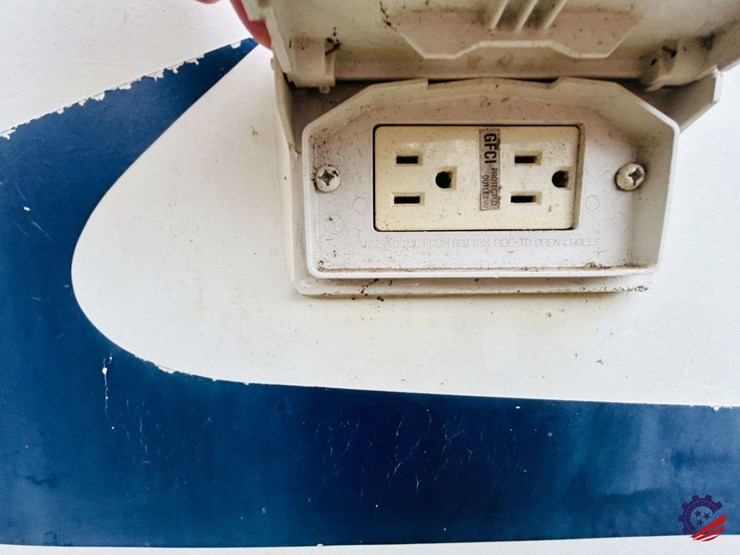 2003-forest-river-wildcat-28rk-t/a-camper-gooseneck-trailer-image-46