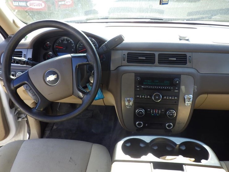 2014-chevrolet-tahoe-image-9