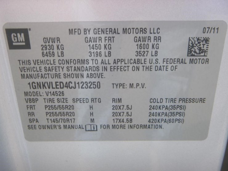 2012-chevrolet-traverse-image-16