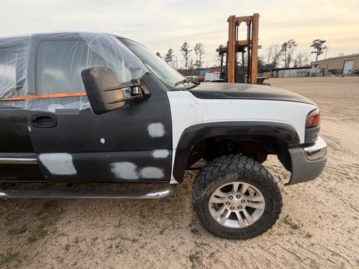 2004-gmc-1500-image-15