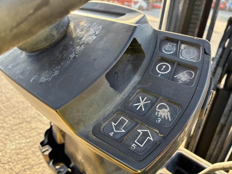 2008-yale-glc050vxnvse094-forklift-image-16