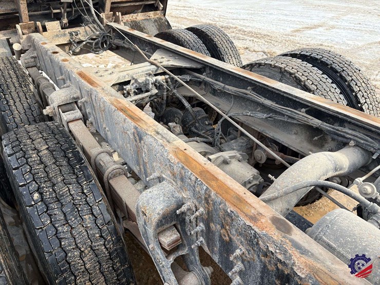 2021-western-star-4900ex-image-97