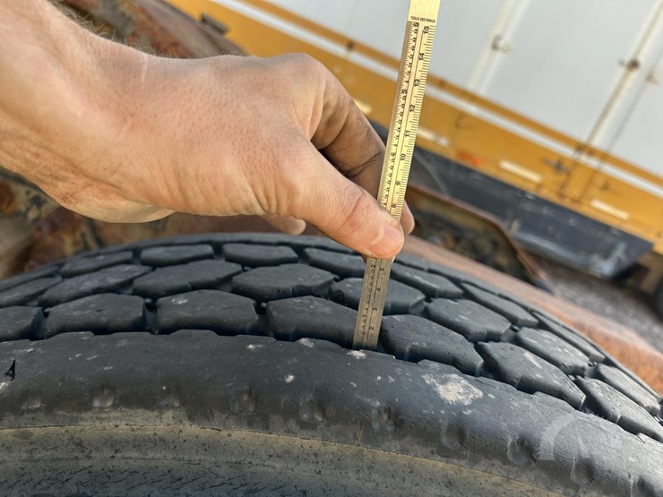 1999-volvo-vnl64t770-image-58