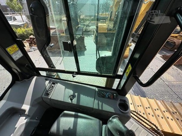 2013-caterpillar-d5k2-lgp-image-25