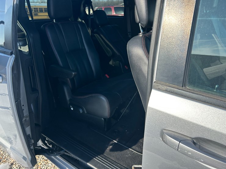 2018-dodge-grand-caravan-image-13