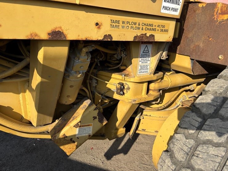 2005-caterpillar-143h-image-32