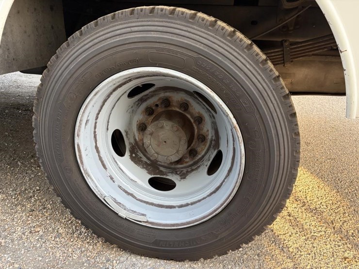 2011-ford-f550-image-5