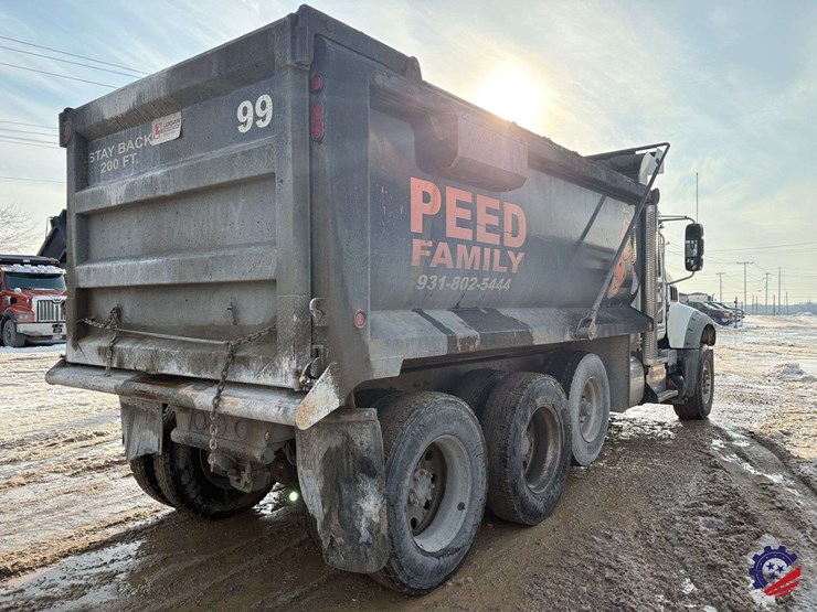 2017-mack-granite-gu713-image-7