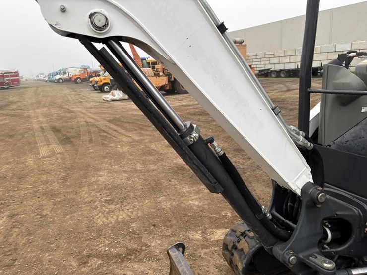2021-bobcat-e26-image-19