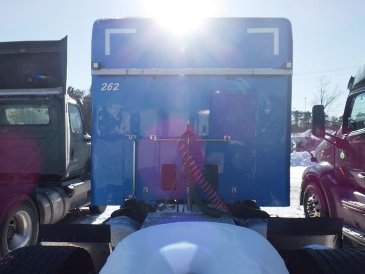 2019-peterbilt-579-image-13