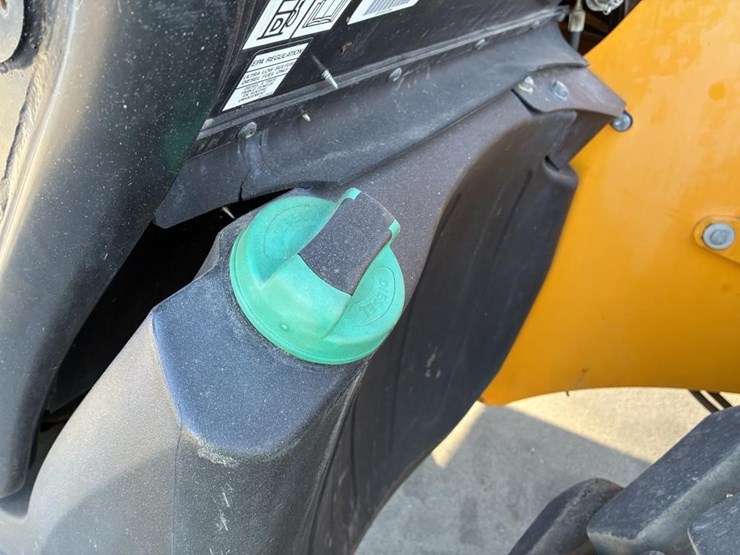 2019-jcb-512-56-image-16