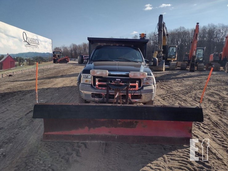 06-ford-f550-truck^title^-image-2