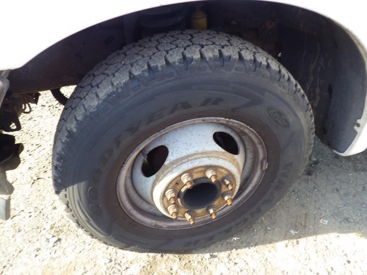 2001-ford-f350-image-15