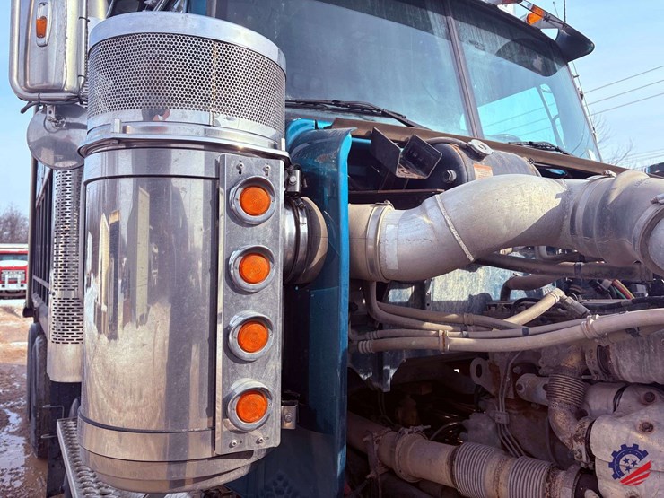 2021-western-star-4900ex-image-40