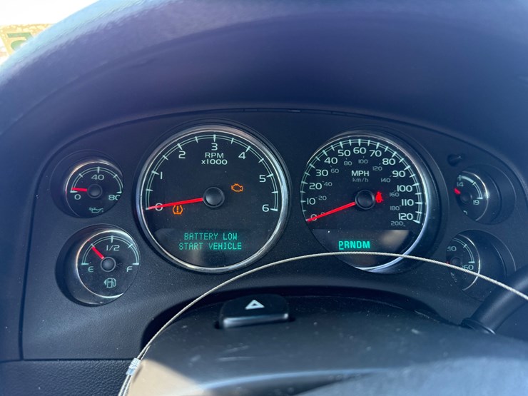 2014-chevrolet-tahoe-image-38