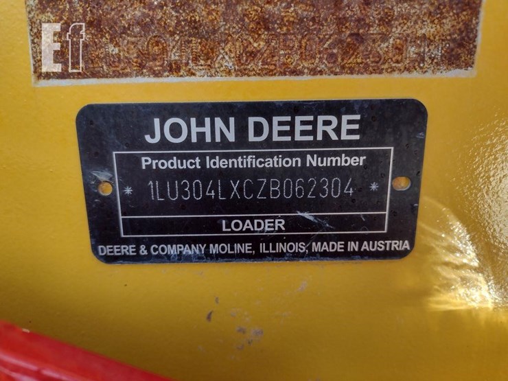 2021-deere-304l-image-5