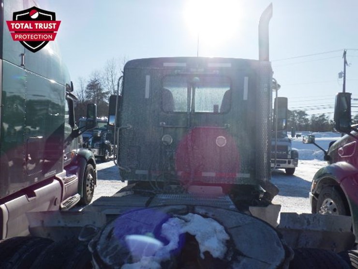 2019-peterbilt-579-image-11