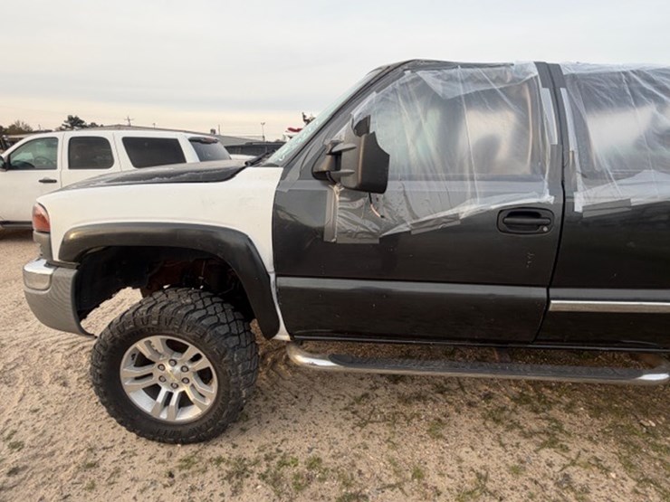 2004-gmc-1500-image-11