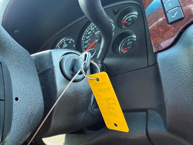 2014-chevrolet-tahoe-image-37