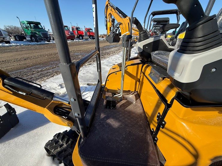 #101-•-unused-cfg-industry-qk20r-mini-excavator-qk20r202511040283-inv#-36802-image-18
