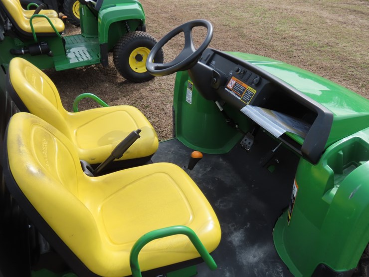 2024-john-deere-gator-image-5