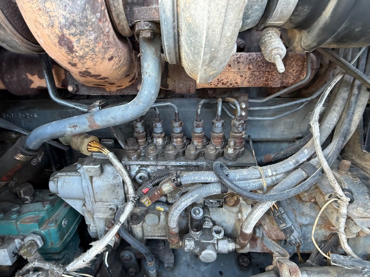 1996-mack-ch613-image-53