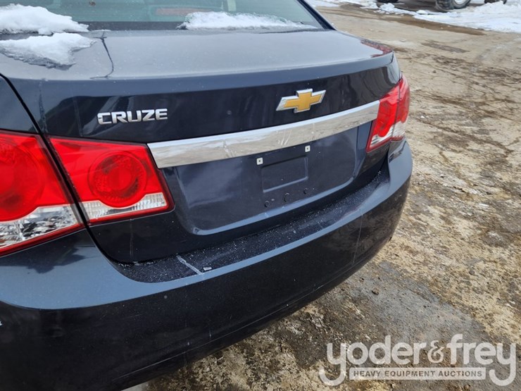 2016-chevrolet-cruze-image-28