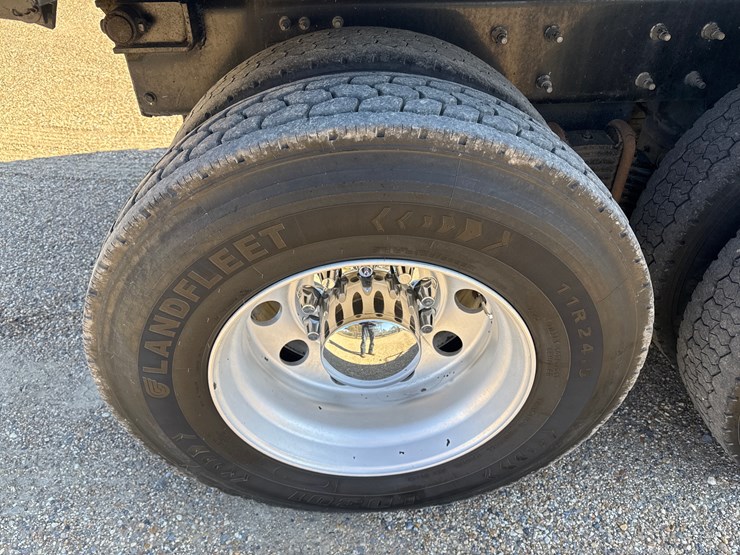 #32642-•-2018-mack-gu713-tri-axle-dump-image-10