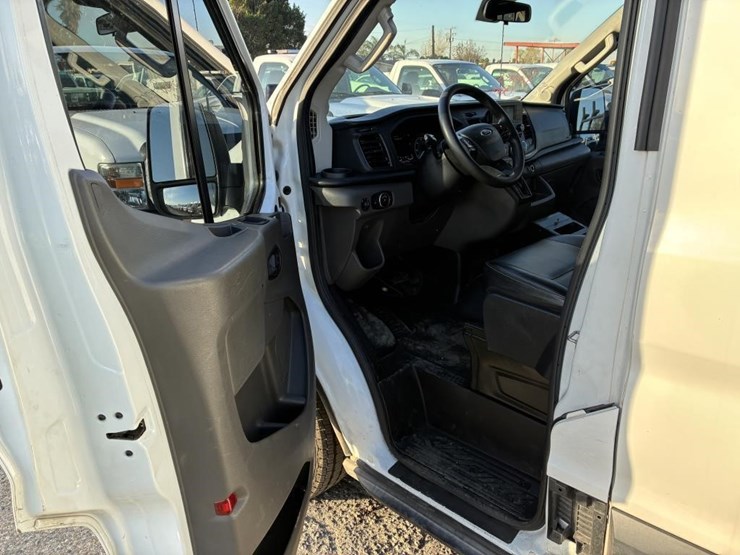 2020-ford-transit-image-13