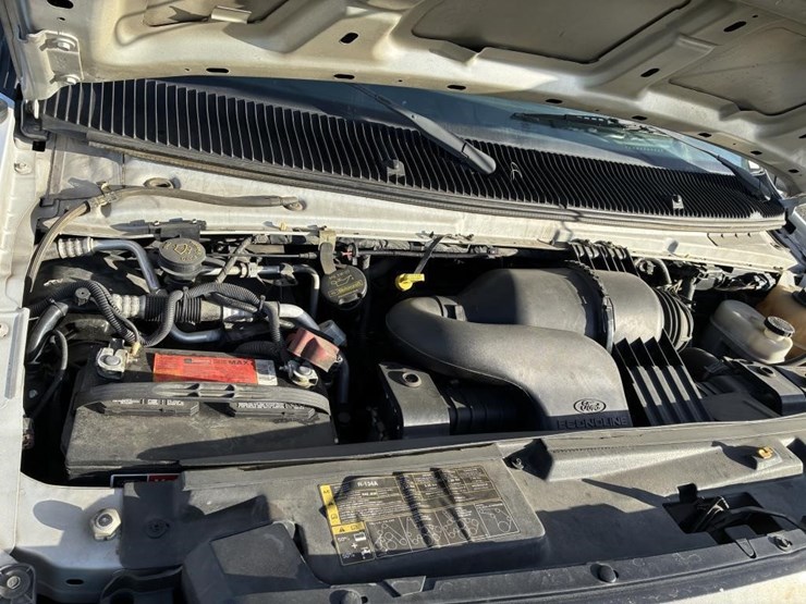 2010-ford-e350-image-8