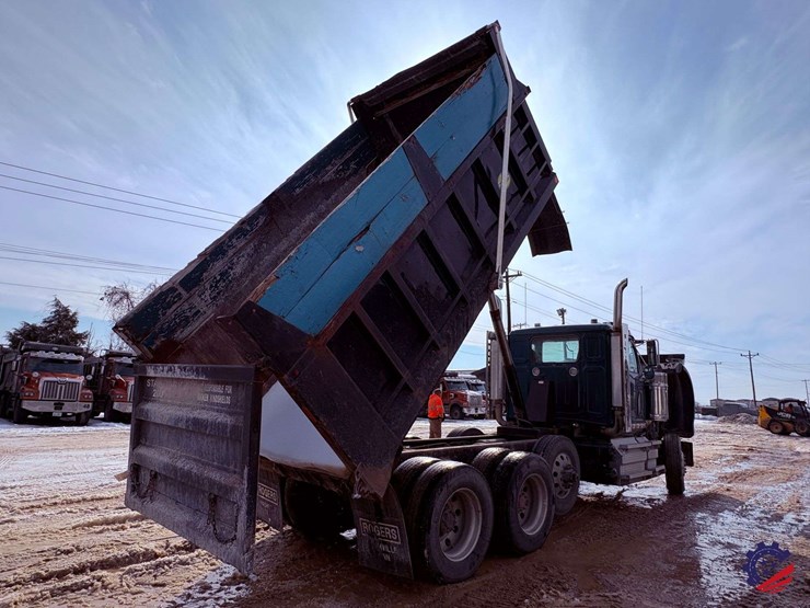 2021-western-star-4900ex-image-83