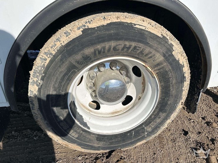 2018-ford-f750-image-51