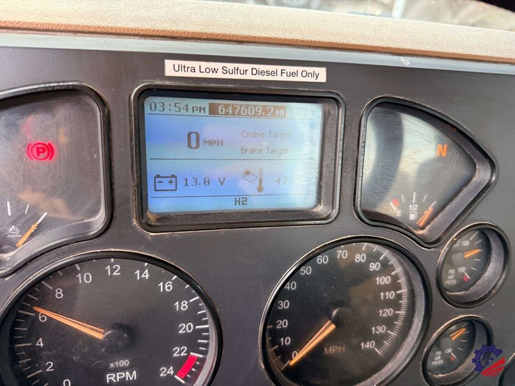 2018-mack-granite-gu713-image-67