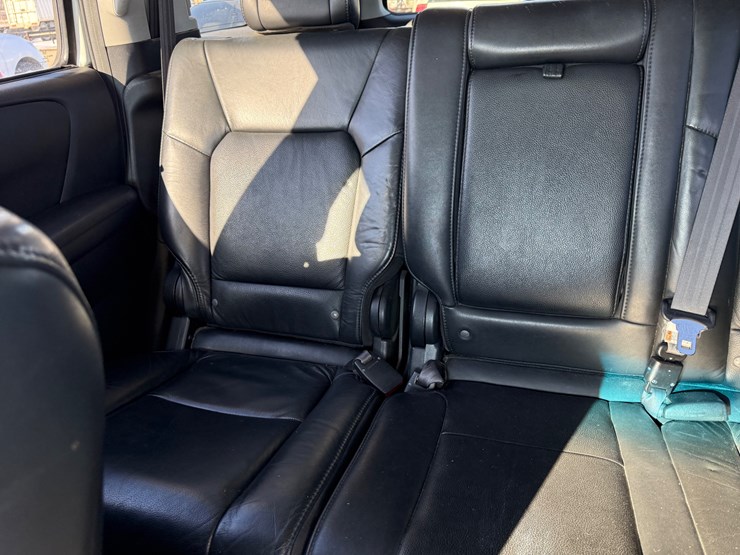 2011-honda-pilot-image-36