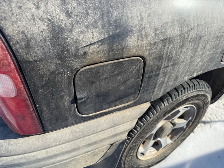 2001-chevrolet-tracker-image-16