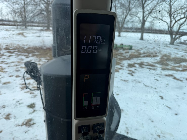 2015-john-deere-8370rt-image-88