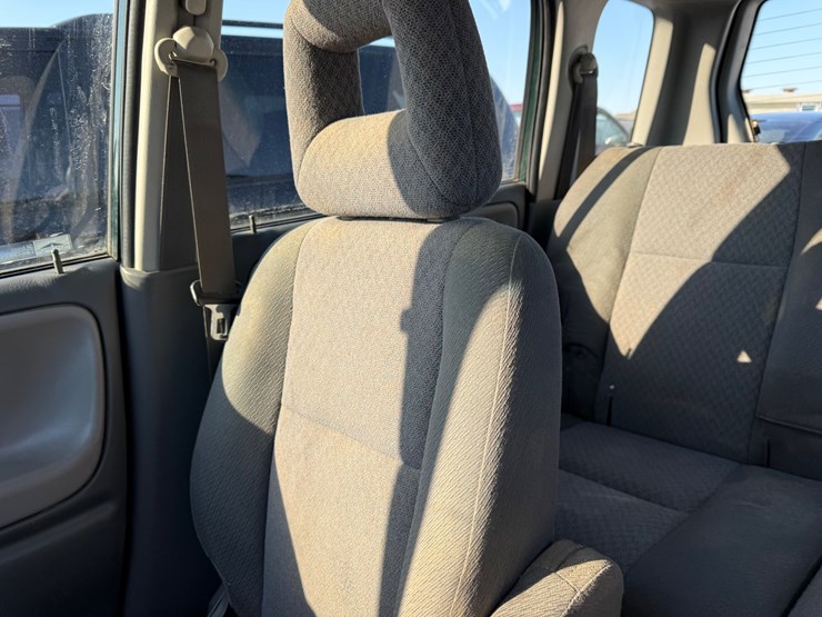 2004-chevrolet-tracker-image-27