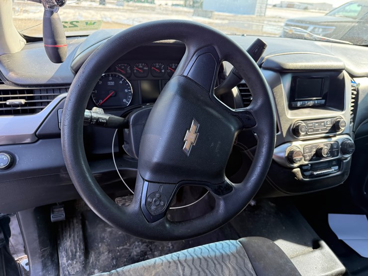 2015-chevrolet-tahoe-image-34